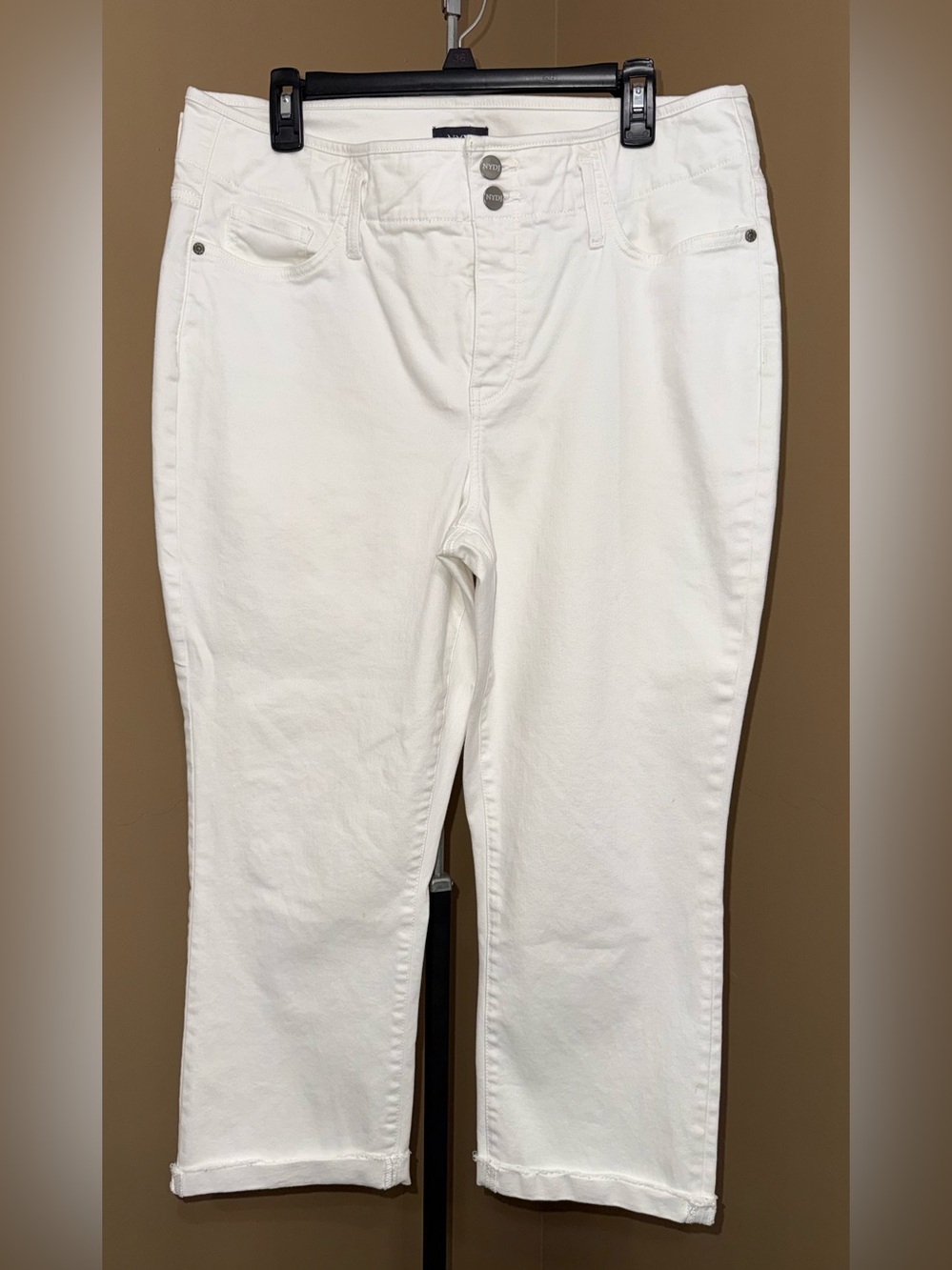 NYDJ White Ankle Crop Stretch Jeans. Size 16.